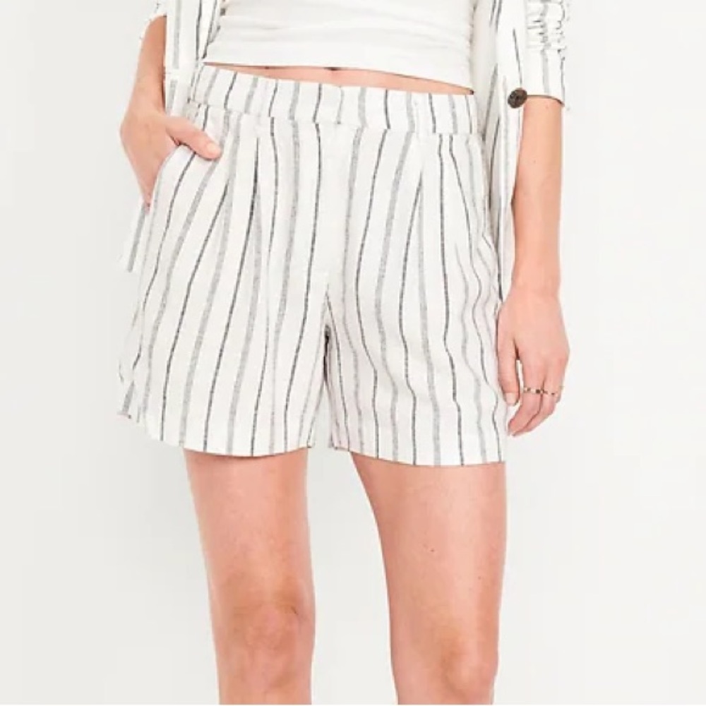 Old Navy Taylor Extra High-Rise Adjustable Waist Striped Linen Blend Shorts XS